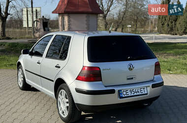 Хэтчбек Volkswagen Golf 2001 в 