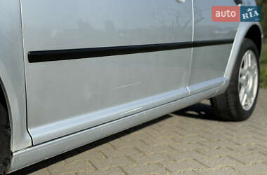 Хэтчбек Volkswagen Golf 2001 в 