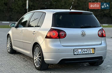 Хетчбек Volkswagen Golf 2005 в 