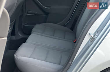 Хетчбек Volkswagen Golf 2005 в 