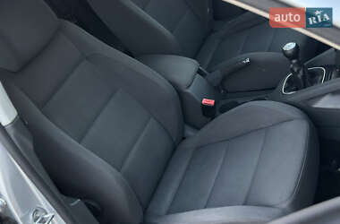 Хетчбек Volkswagen Golf 2005 в 