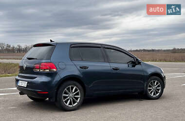 Хэтчбек Volkswagen Golf 2013 в 