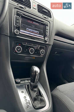 Хэтчбек Volkswagen Golf 2013 в 