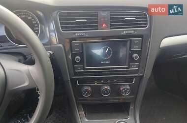Хэтчбек Volkswagen Golf 2018 в 