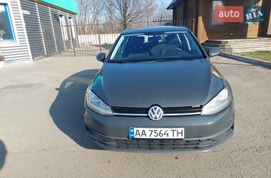 Хэтчбек Volkswagen Golf 2018 в 