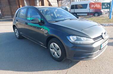 Хэтчбек Volkswagen Golf 2018 в 