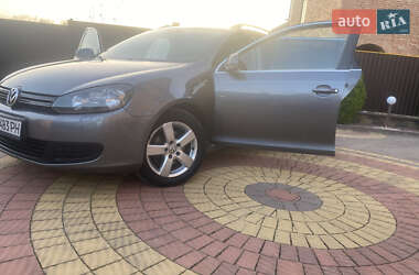 Универсал Volkswagen Golf 2010 в 