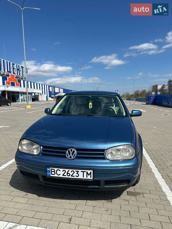 Хэтчбек Volkswagen Golf 1999 в 