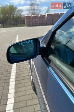 Хэтчбек Volkswagen Golf 1999 в 