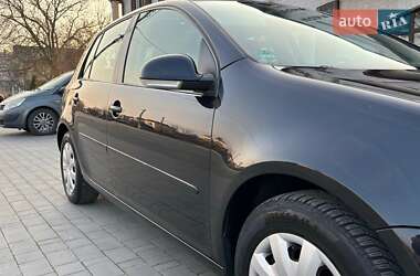 Хэтчбек Volkswagen Golf 2008 в 