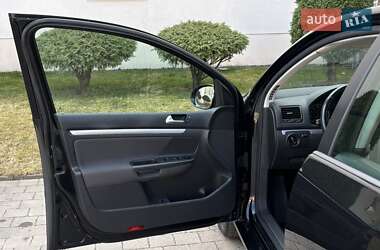 Хэтчбек Volkswagen Golf 2008 в 