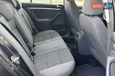 Хэтчбек Volkswagen Golf 2008 в 