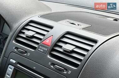 Хэтчбек Volkswagen Golf 2008 в 