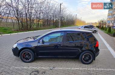 Хэтчбек Volkswagen Golf 2005 в 