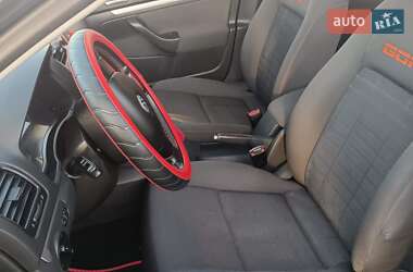 Хэтчбек Volkswagen Golf 2006 в 