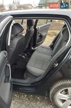 Хетчбек Volkswagen Golf 2004 в 
