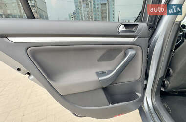 Универсал Volkswagen Golf 2011 в 
