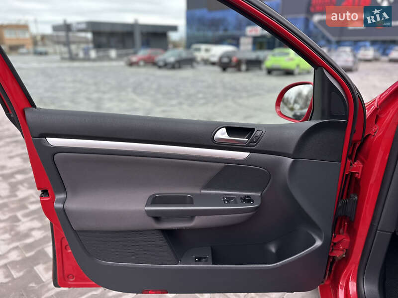Хэтчбек Volkswagen Golf 2008 в Виннице