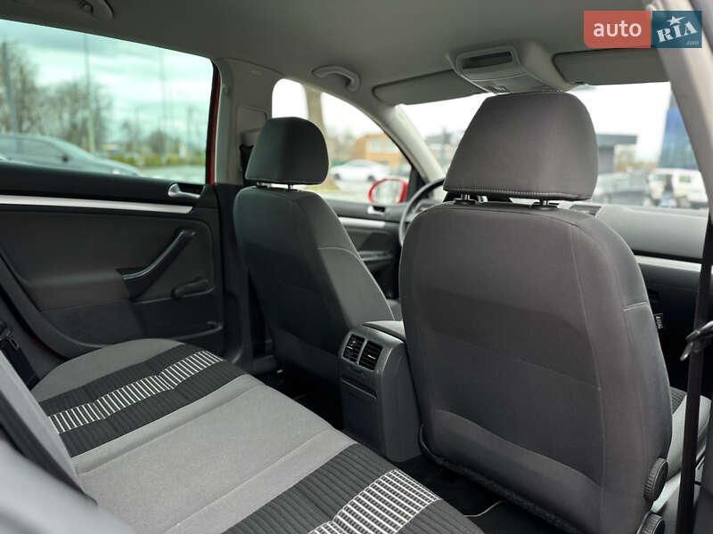 Хэтчбек Volkswagen Golf 2008 в Виннице
