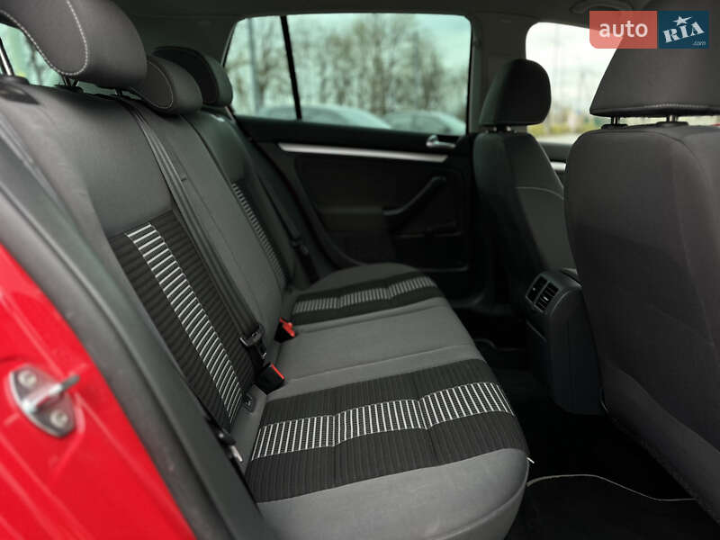 Хэтчбек Volkswagen Golf 2008 в Виннице
