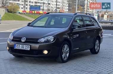 Универсал Volkswagen Golf 2013 в 