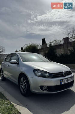 Хэтчбек Volkswagen Golf 2009 в 