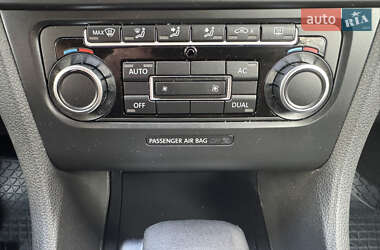 Хэтчбек Volkswagen Golf 2009 в 