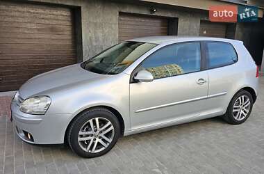 Хетчбек Volkswagen Golf 2006 в 