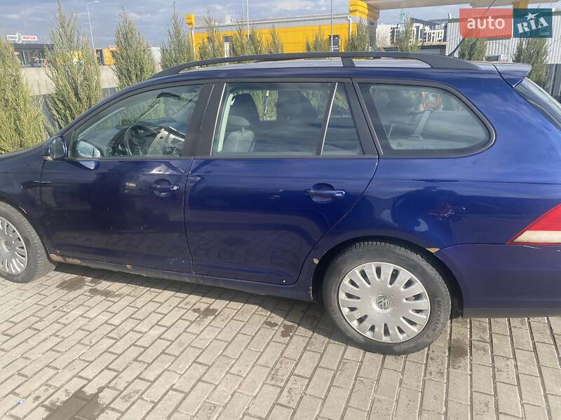 Універсал Volkswagen Golf 2008 в Рівному