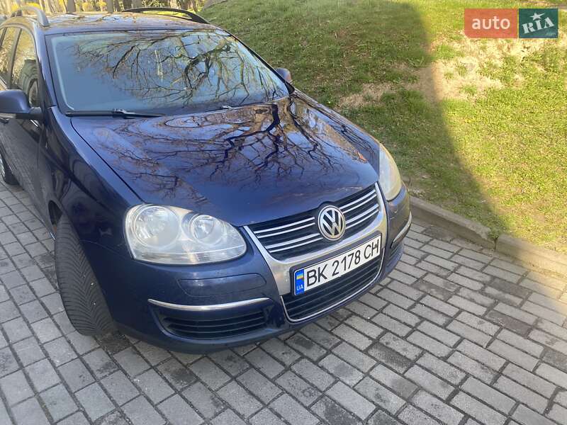 Універсал Volkswagen Golf 2008 в Рівному