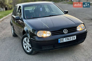 Хэтчбек Volkswagen Golf 1999 в 