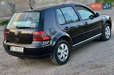 Хэтчбек Volkswagen Golf 1999 в 