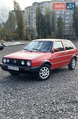 Хэтчбек Volkswagen Golf 1987 в 