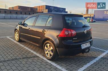 Хетчбек Volkswagen Golf 2004 в 