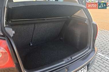 Хетчбек Volkswagen Golf 2004 в 