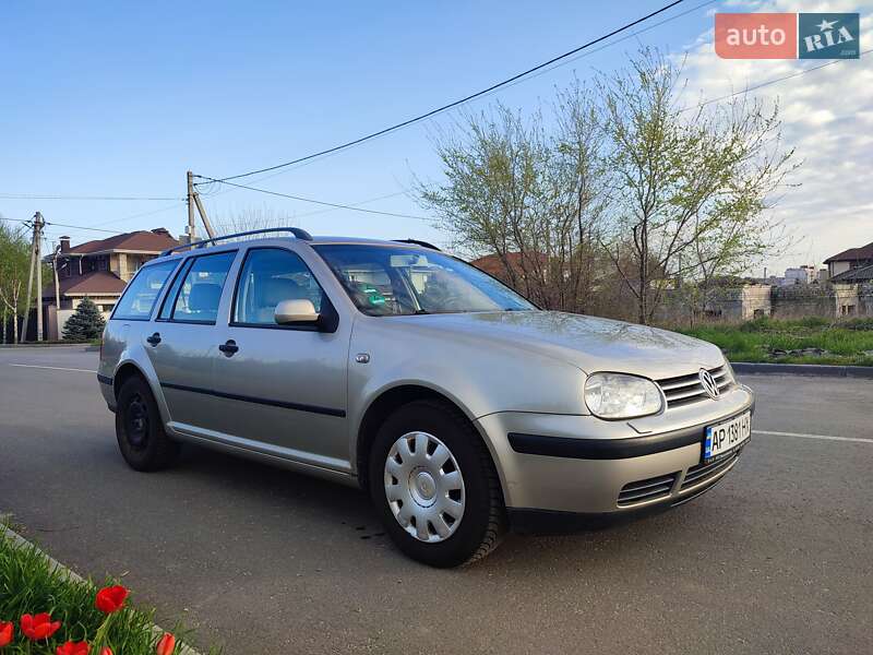 Універсал Volkswagen Golf 2004 в Запоріжжі