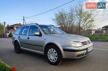 Универсал Volkswagen Golf 2004 в 