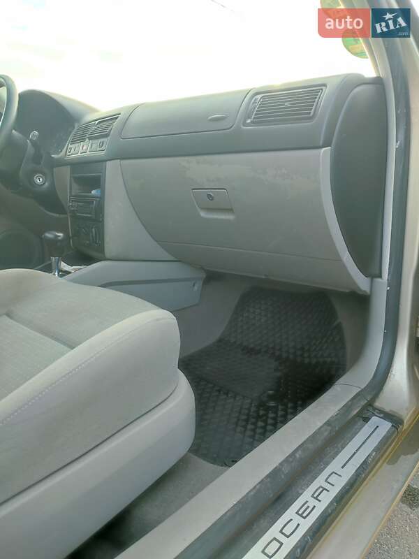 Універсал Volkswagen Golf 2004 в Запоріжжі