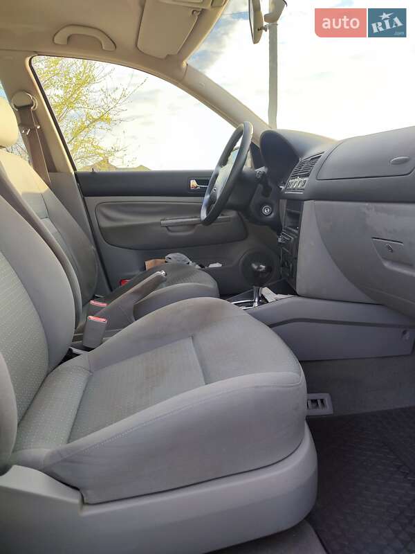 Універсал Volkswagen Golf 2004 в Запоріжжі