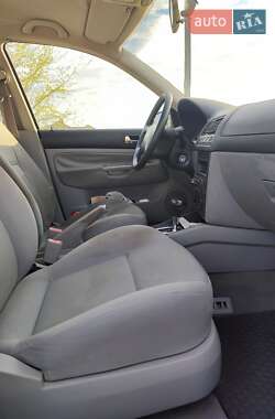 Универсал Volkswagen Golf 2004 в 