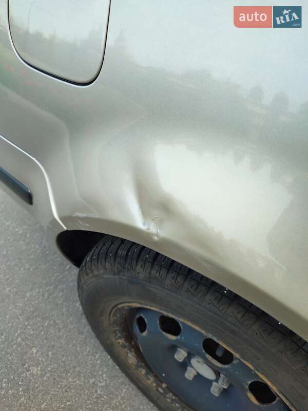 Універсал Volkswagen Golf 2004 в Запоріжжі