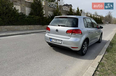 Хэтчбек Volkswagen Golf 2009 в 