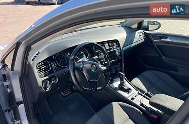 Универсал Volkswagen Golf 2016 в 
