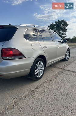 Универсал Volkswagen Golf 2012 в 
