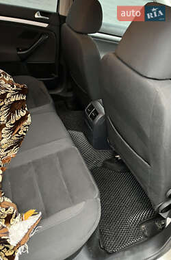 Универсал Volkswagen Golf 2012 в 