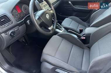 Хэтчбек Volkswagen Golf 2008 в 