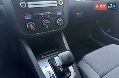 Хэтчбек Volkswagen Golf 2008 в 