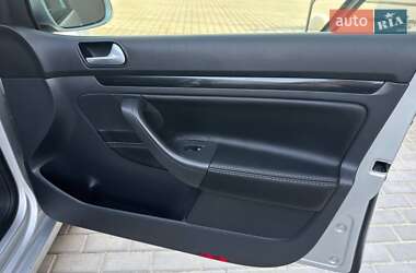 Хэтчбек Volkswagen Golf 2008 в 