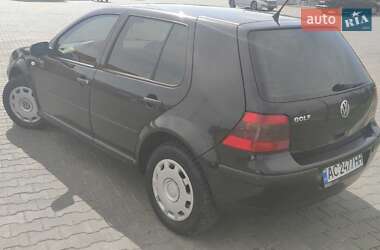 Хетчбек Volkswagen Golf 2002 в 