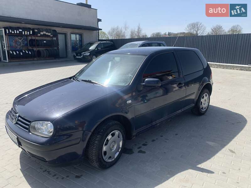 Хэтчбек Volkswagen Golf 2000 в Почаеве